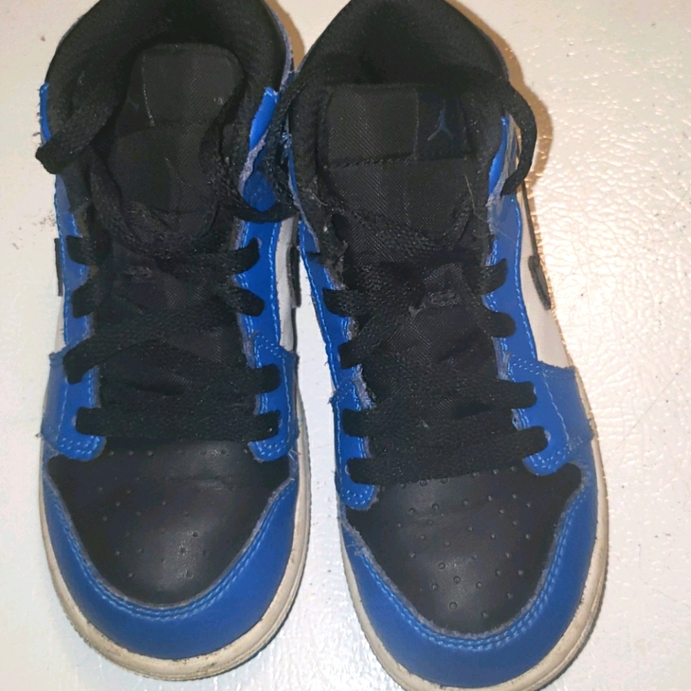 CHILD JORDANS
